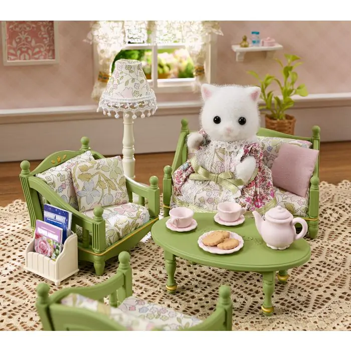 Sylvanian Families Flowery Furnishings Set - Made with Liberty