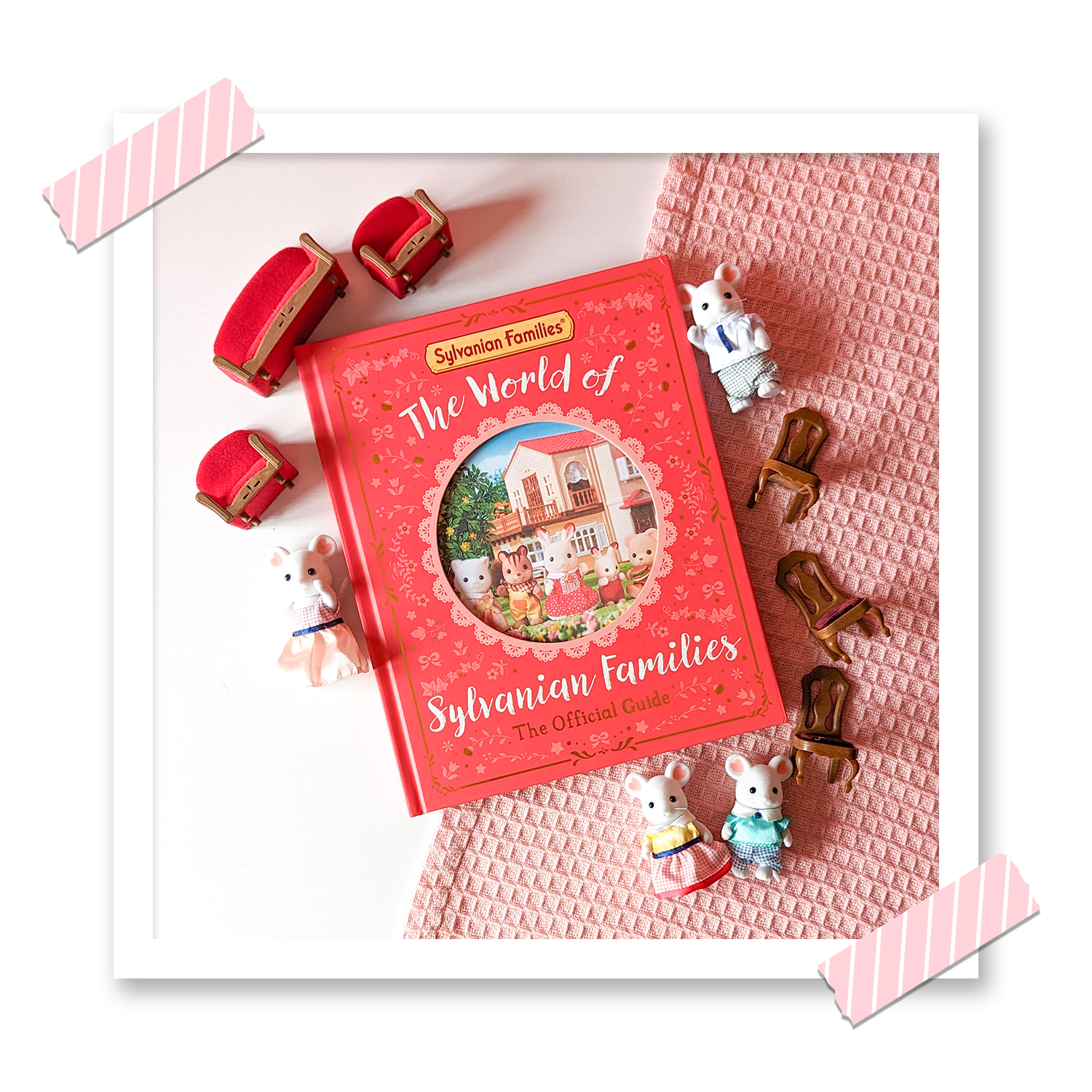  Sylvanian Families: Sticker Dress-Up Christmas Book